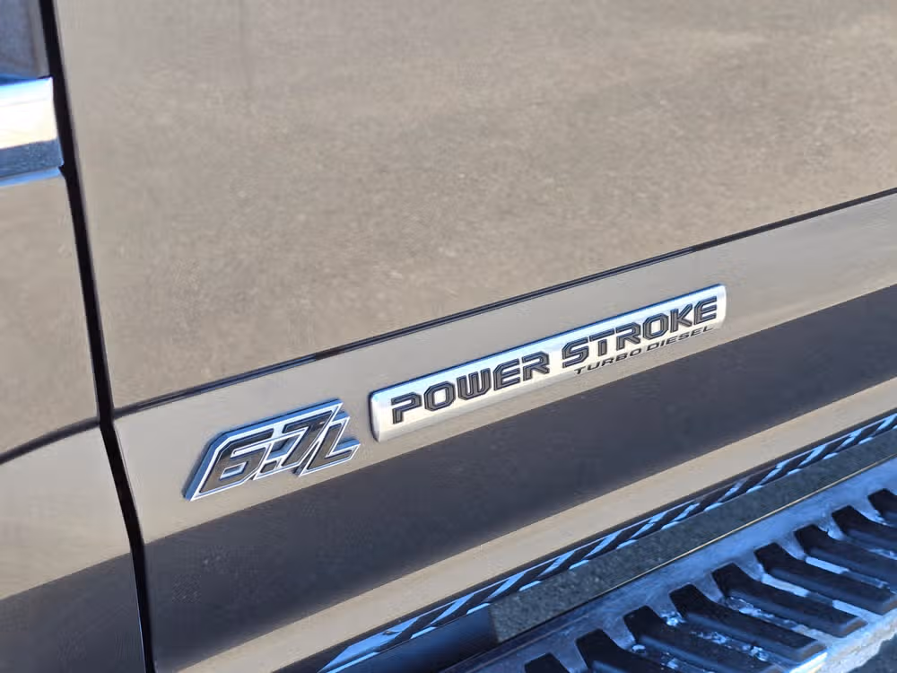 2017 Ford F-350 Super Duty Lariat Image 12