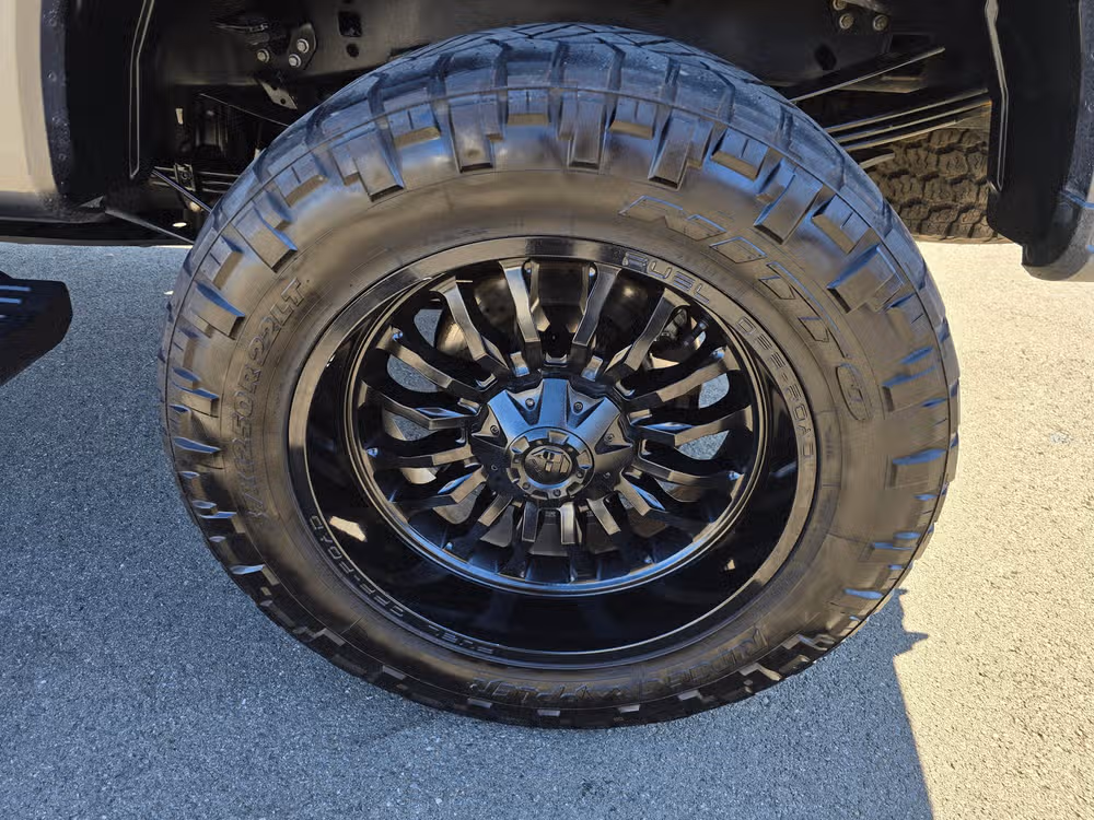 2017 Ford F-350 Super Duty Lariat Image 14