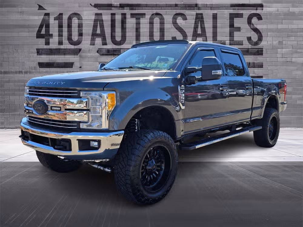2017 Ford F-350 Super Duty Lariat Image 6