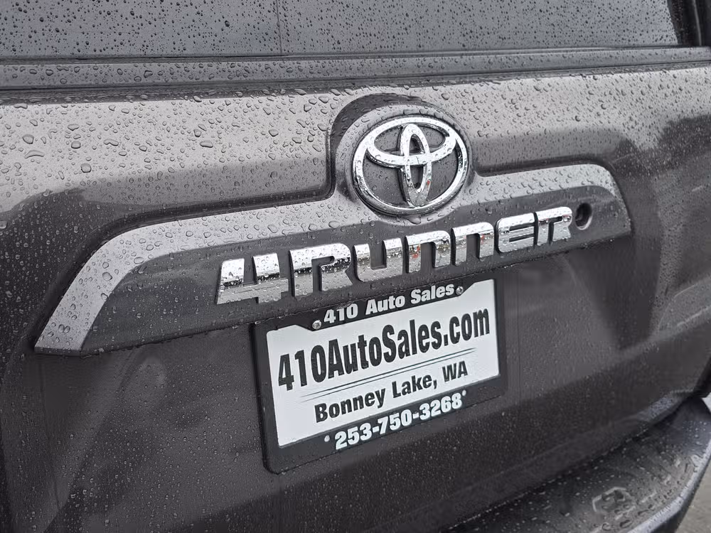 2017 Toyota 4Runner SR5 Premium Image 9