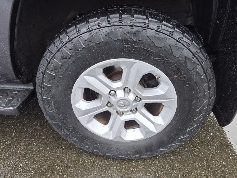 2017 Toyota 4Runner SR5 Premium Image 13