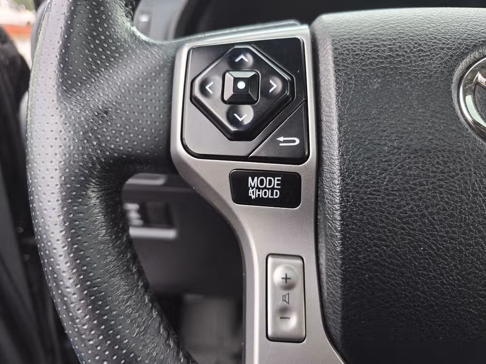 2017 Toyota 4Runner SR5 Premium Image 24