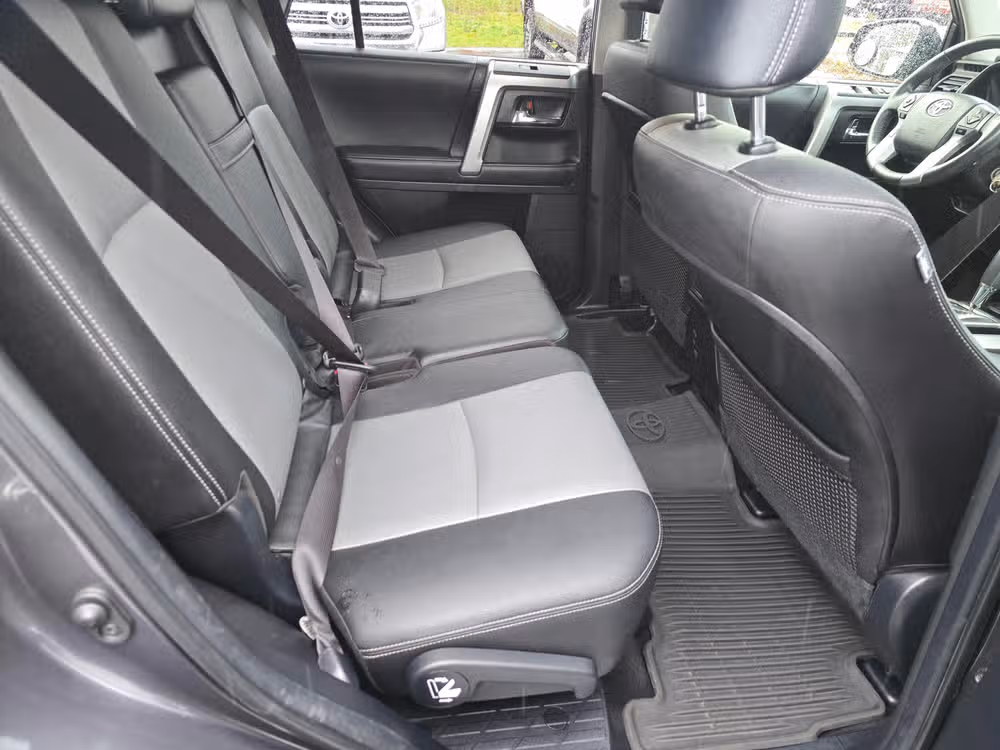 2017 Toyota 4Runner SR5 Premium Image 33