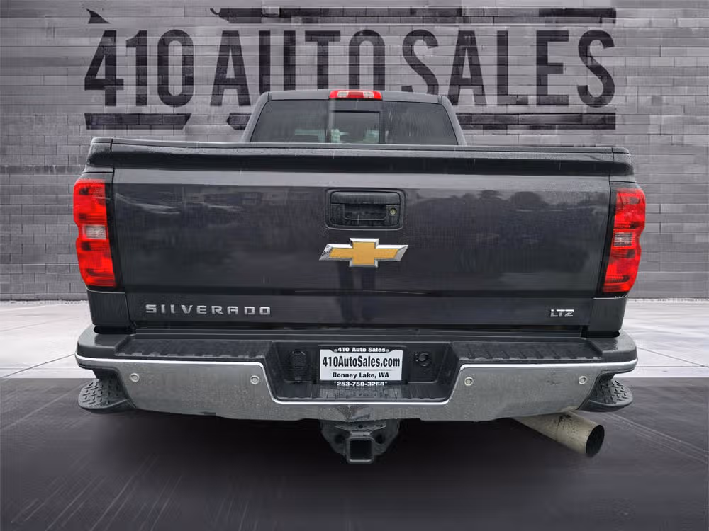2015 Chevrolet Silverado 2500HD LTZ Crew Cab Lower Image 2