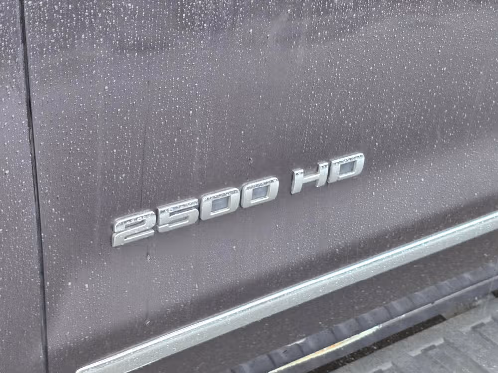 2015 Chevrolet Silverado 2500HD LTZ Crew Cab Image 12