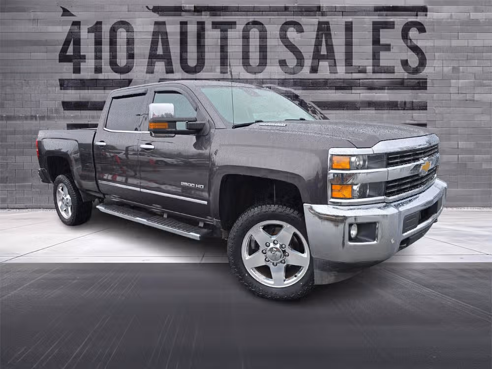 2015 Chevrolet Silverado HD LTZ 4WD Crew Cab Standard Box's photo