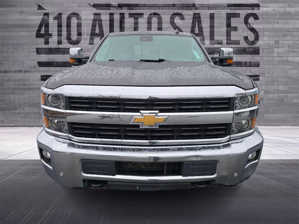 2015 Chevrolet Silverado 2500HD LTZ Crew Cab Image 5