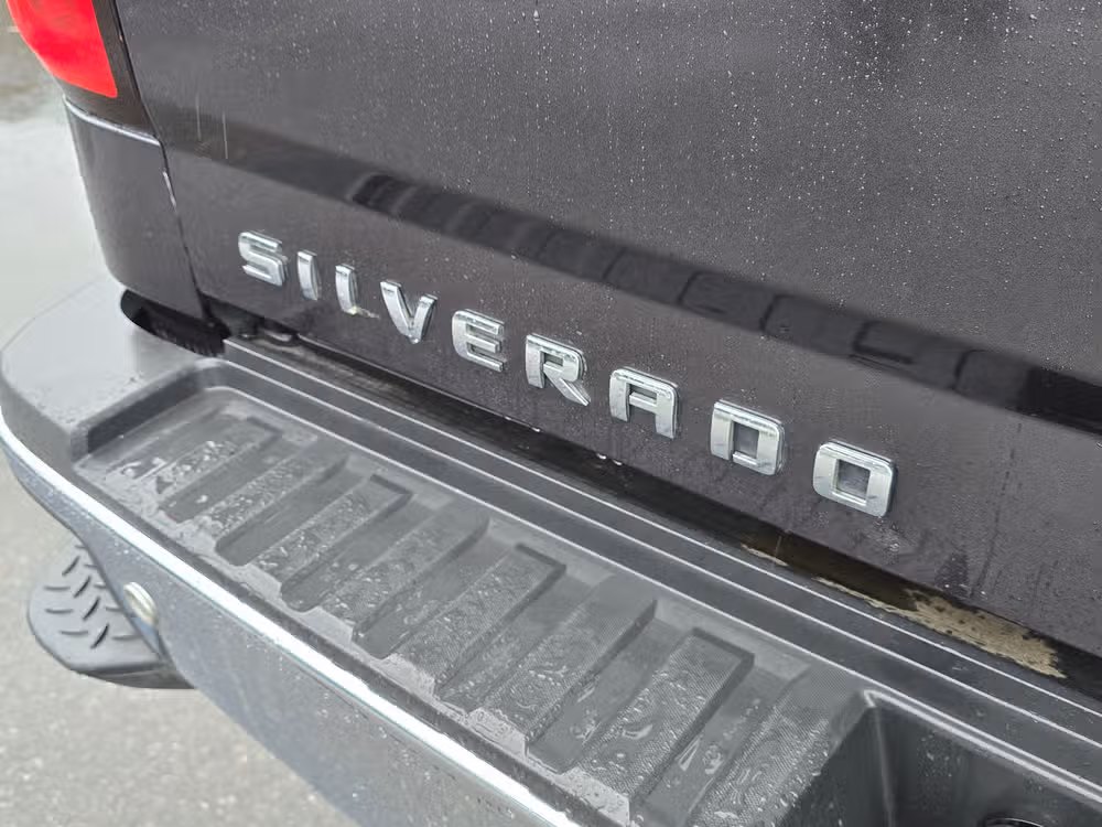 2015 Chevrolet Silverado 2500HD LTZ Crew Cab Image 9