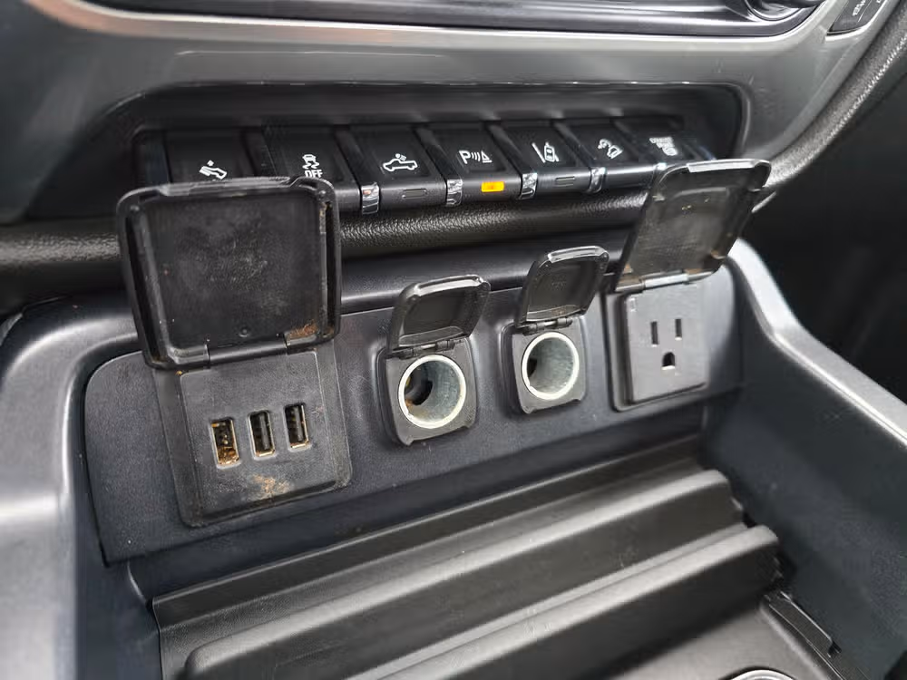 2015 Chevrolet Silverado 2500HD LTZ Crew Cab Image 22