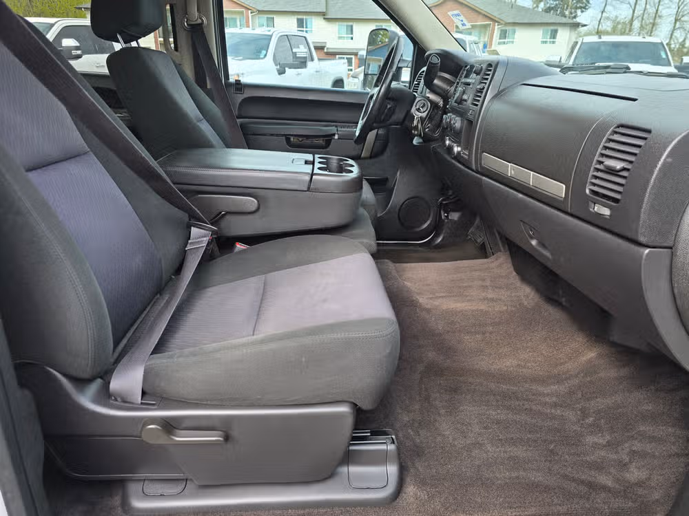 2014 Chevrolet Silverado 2500HD LT Crew Cab Image 30