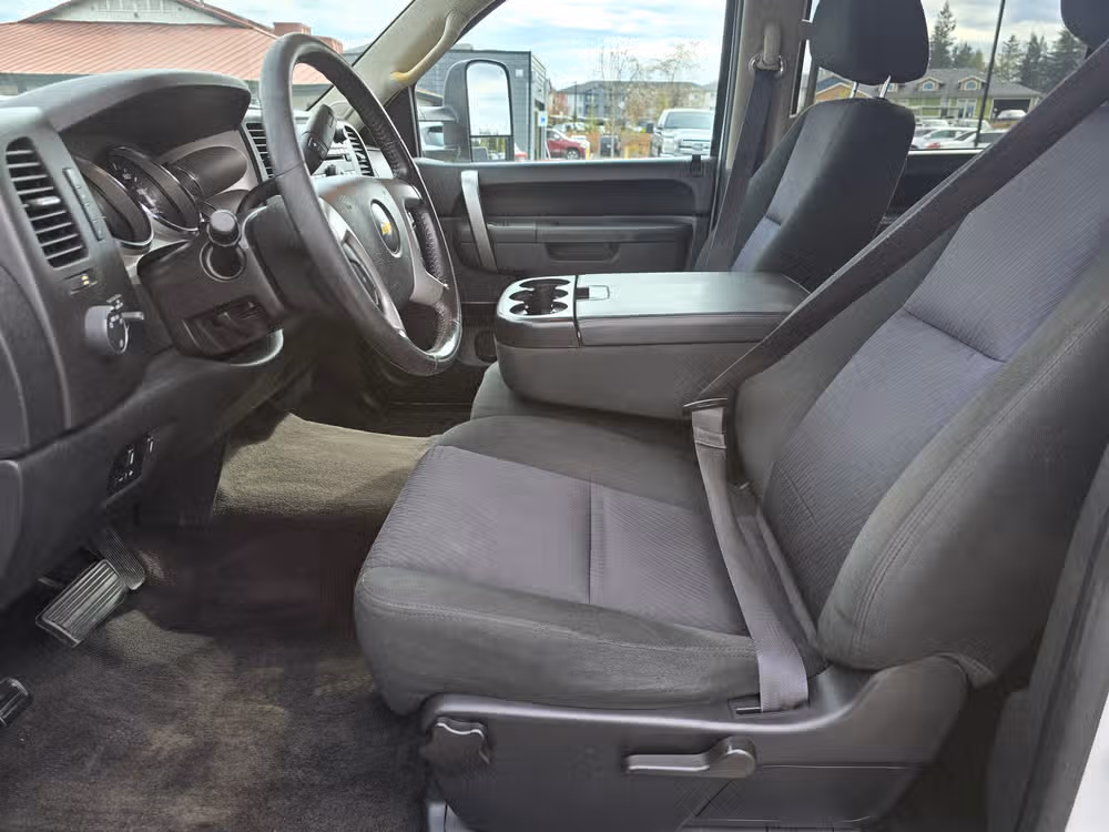 2014 Chevrolet Silverado 2500HD LT Crew Cab Image 26