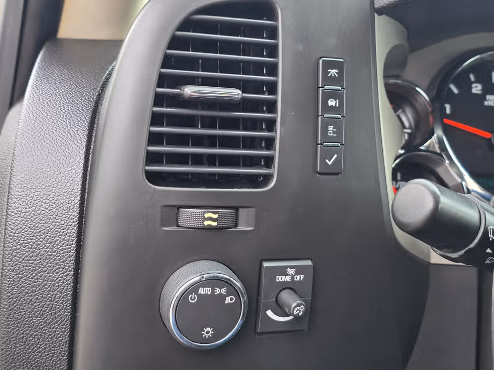 2014 Chevrolet Silverado 2500HD LT Crew Cab Image 23