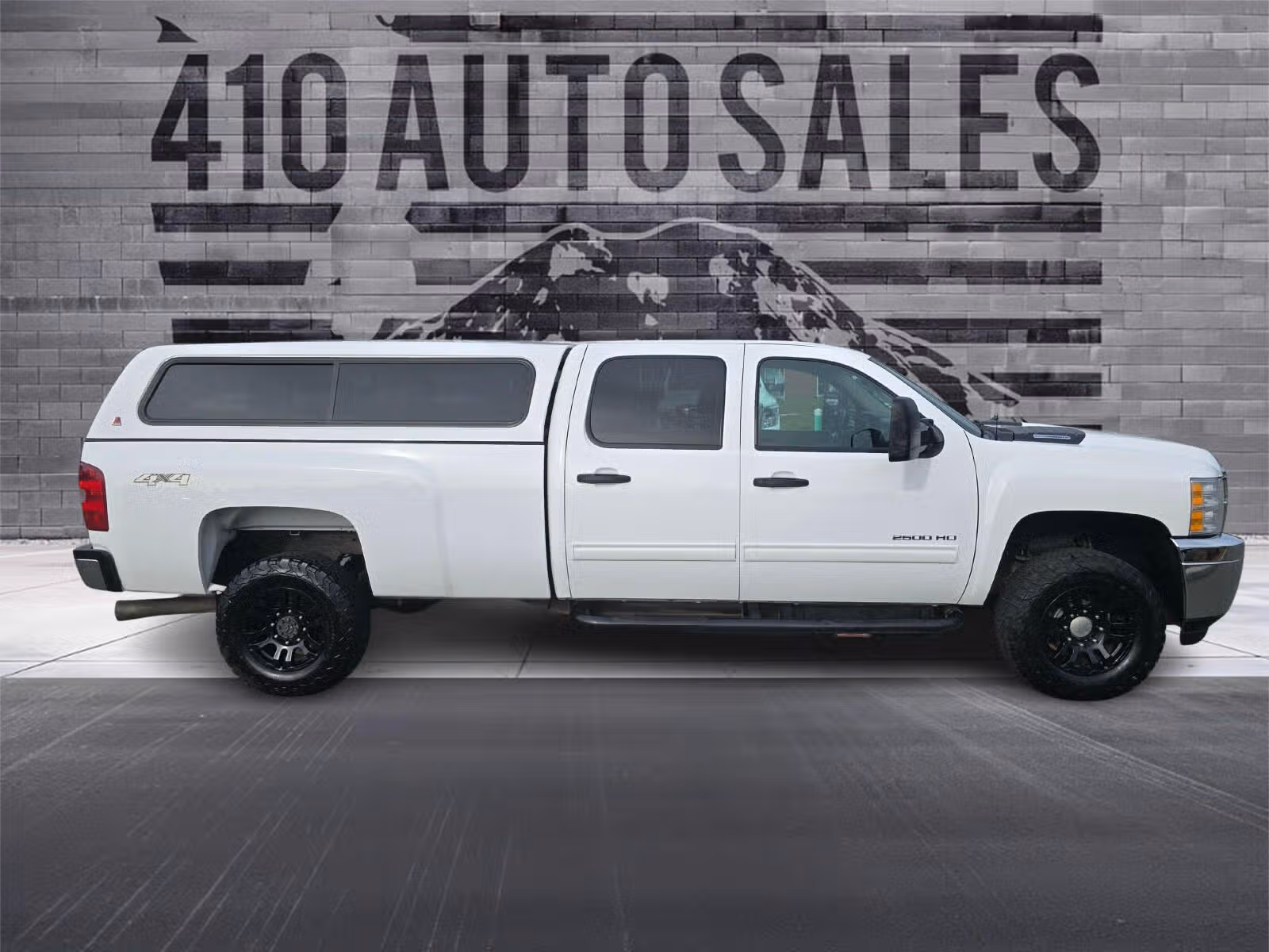 2014 Chevrolet Silverado 2500HD LT Crew Cab Upper Image 2