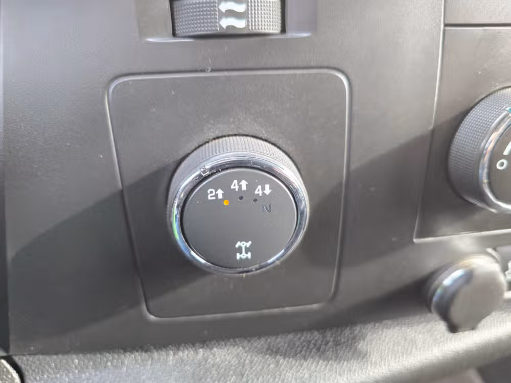 2014 Chevrolet Silverado 2500HD LT Crew Cab Image 20
