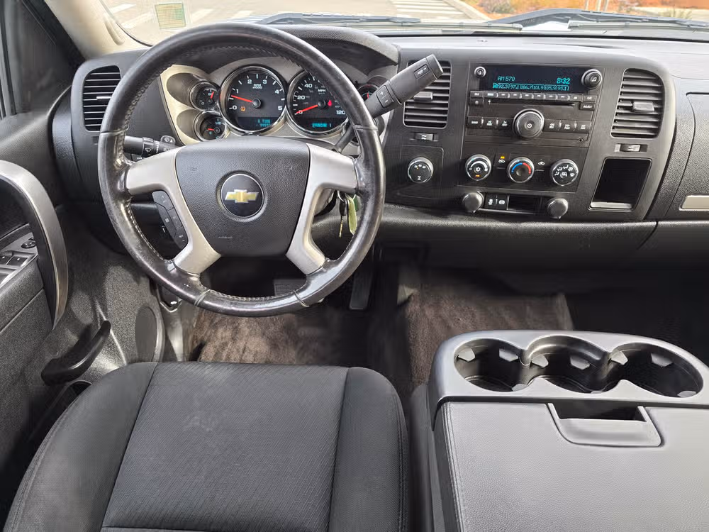 2014 Chevrolet Silverado 2500HD LT Crew Cab Image 17