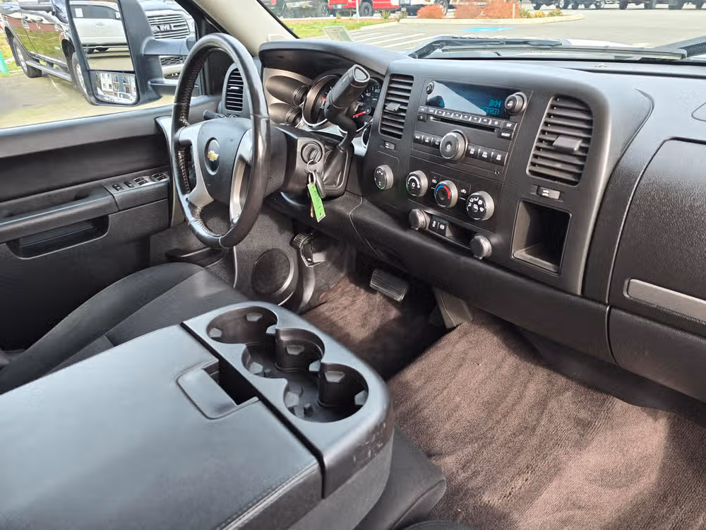 2014 Chevrolet Silverado 2500HD LT Crew Cab Image 30