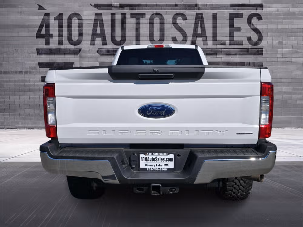 2019 Ford F-350 Super Duty XLT Lower Image 2
