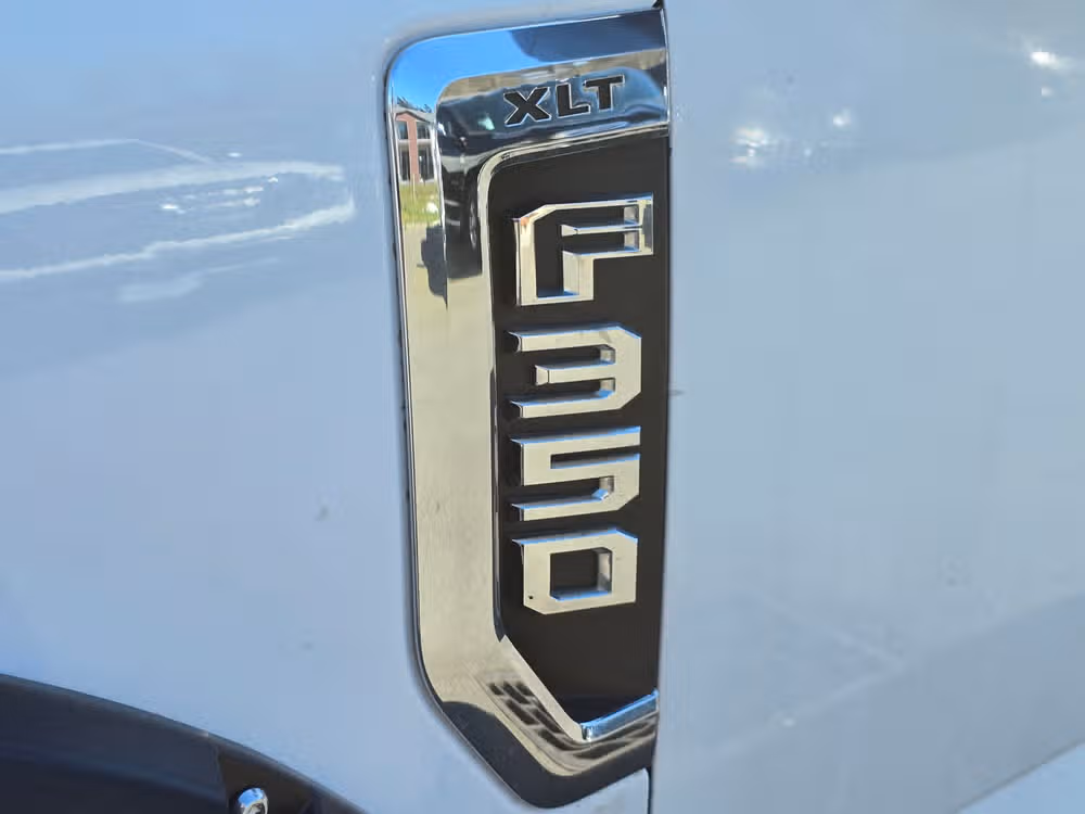 2019 Ford F-350 Super Duty XLT Image 12