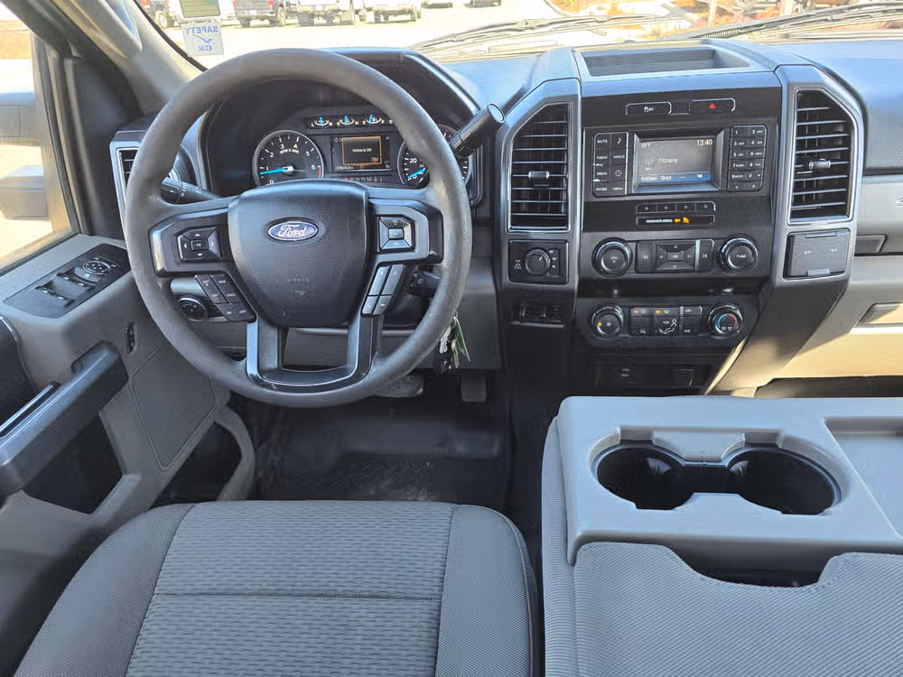 2019 Ford F-350 Super Duty XLT Image 15