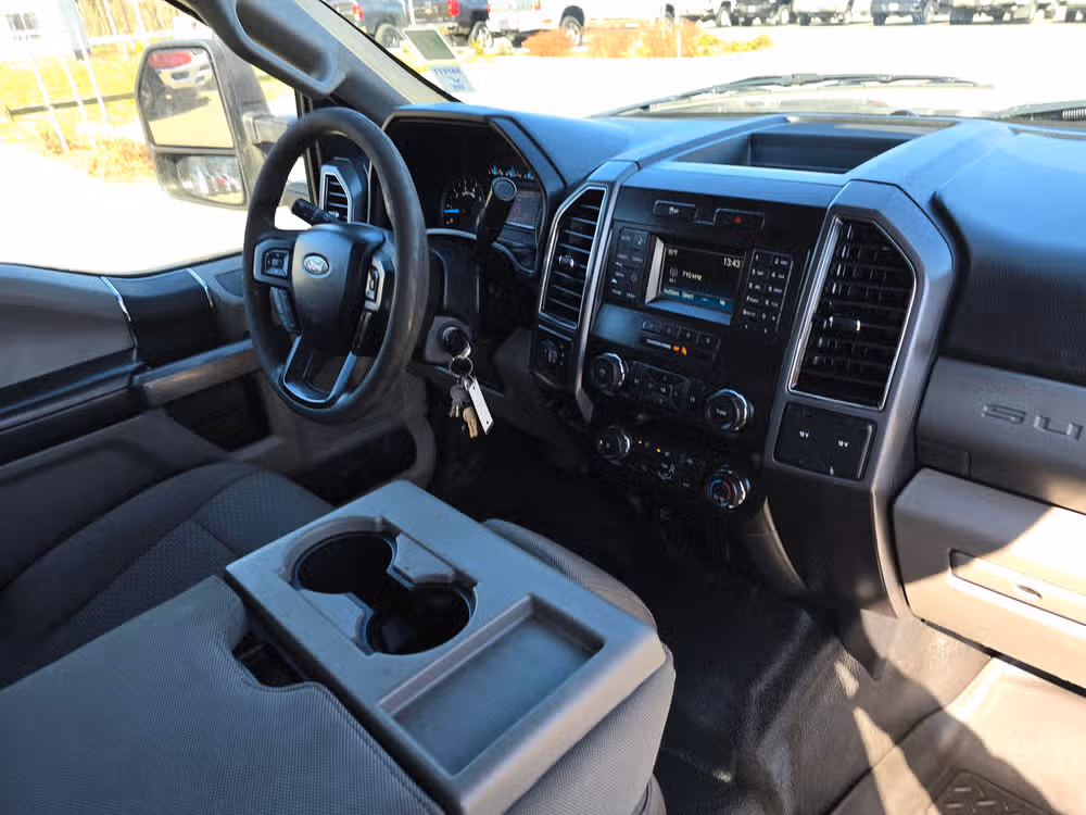 2019 Ford F-350 Super Duty XLT Image 33