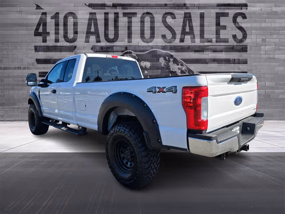 2019 Ford F-350 Super Duty XLT Image 8