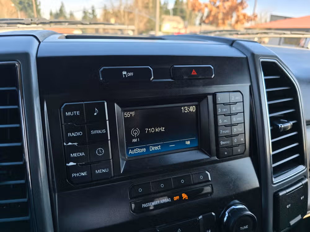 2019 Ford F-350 Super Duty XLT Image 17