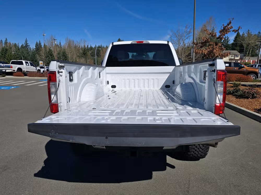2019 Ford F-350 Super Duty XLT Image 10