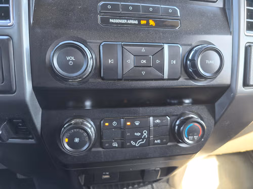2019 Ford F-350 Super Duty XLT Image 20