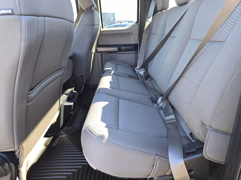 2019 Ford F-350 Super Duty XLT Image 30