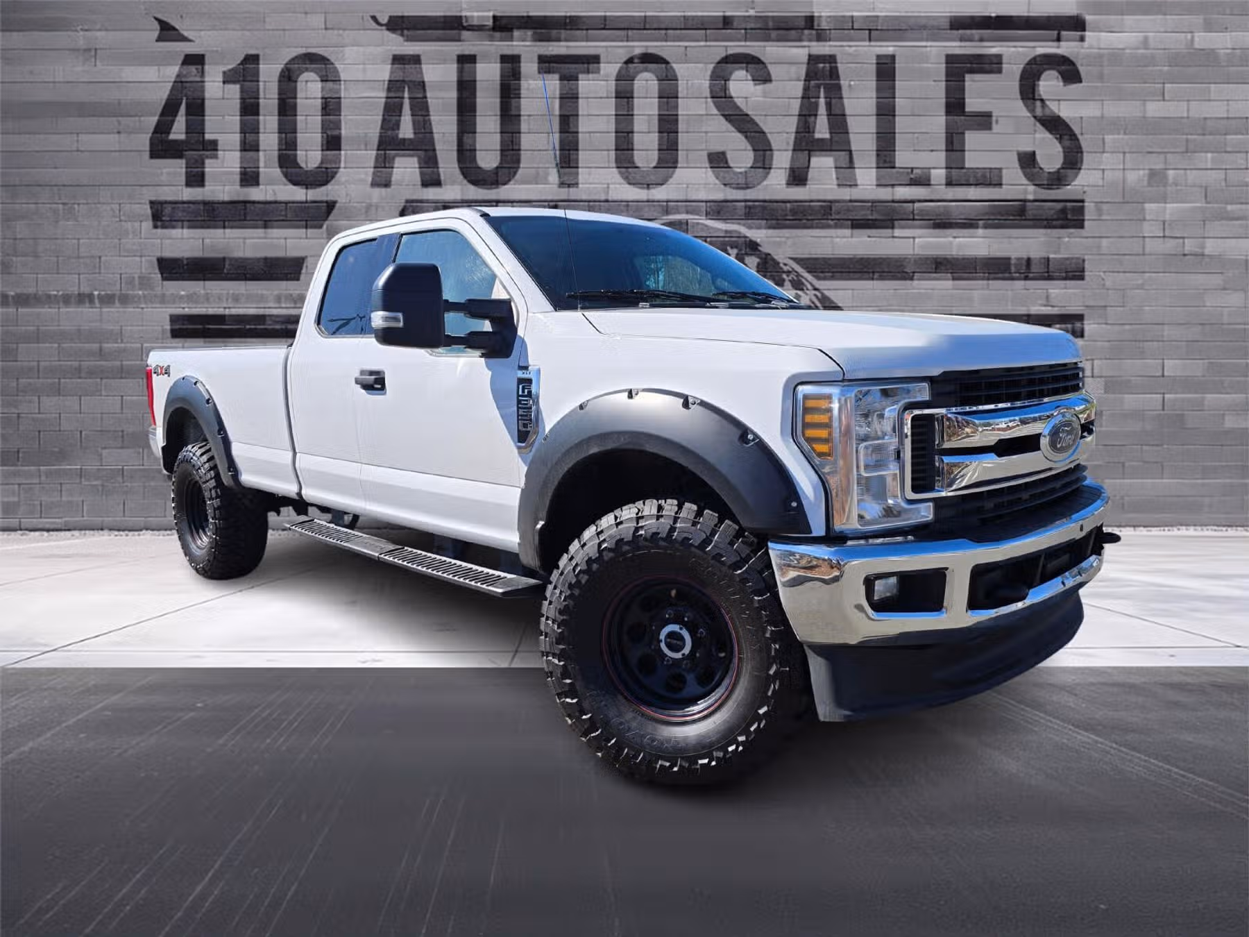 2019 Ford F-350 Super Duty XLT Image 1
