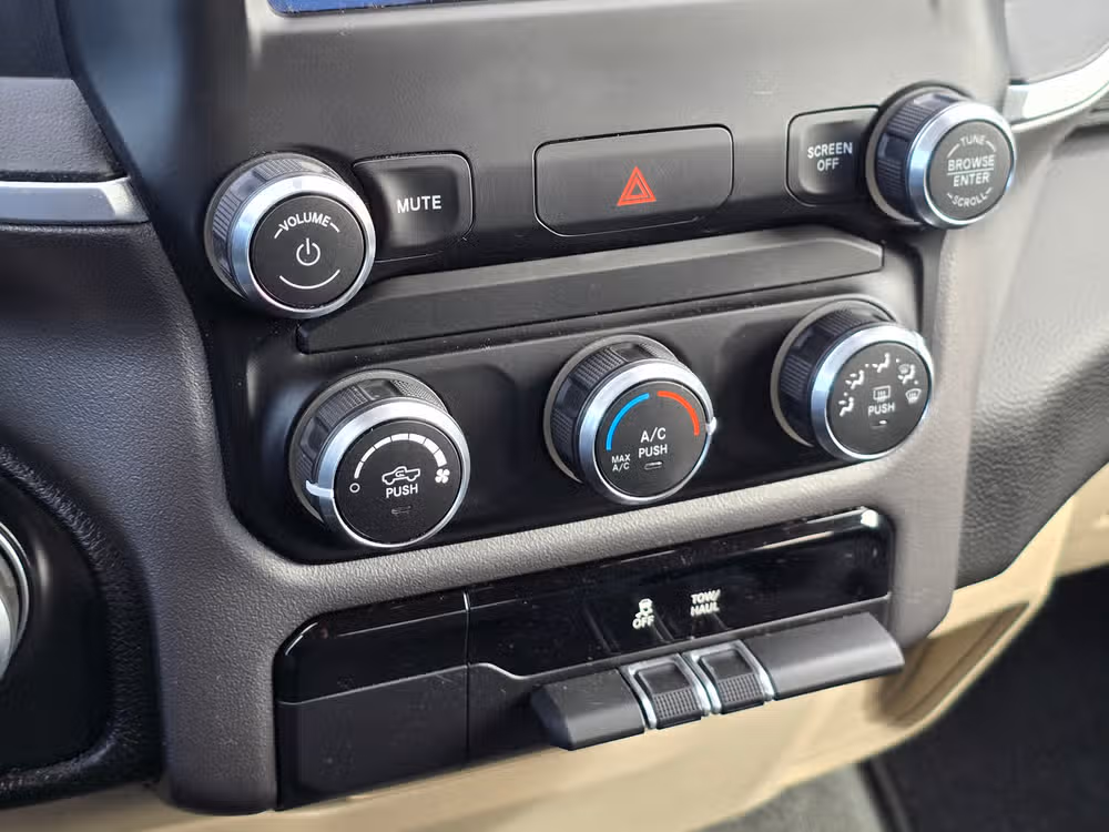2020 Ram 1500 Big Horn Crew Cab Image 21