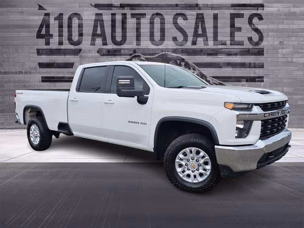 2021 Chevrolet Silverado HD LT 4WD Crew Cab Short Box's photo