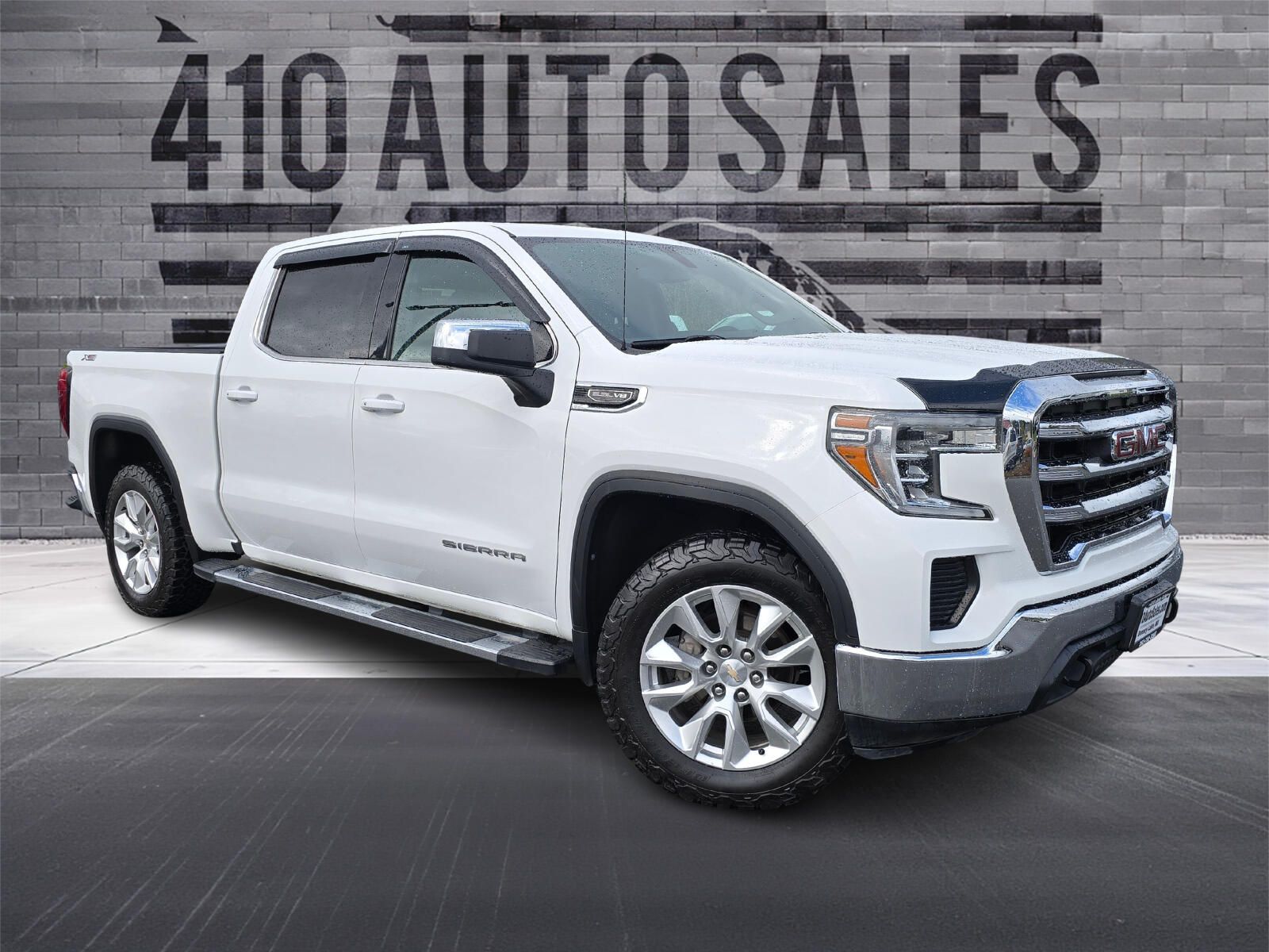 White 2020 GMC Sierra 1500 SLE Crew Cab 4WD Pickup Truck Four-Wheel Drive Automatic