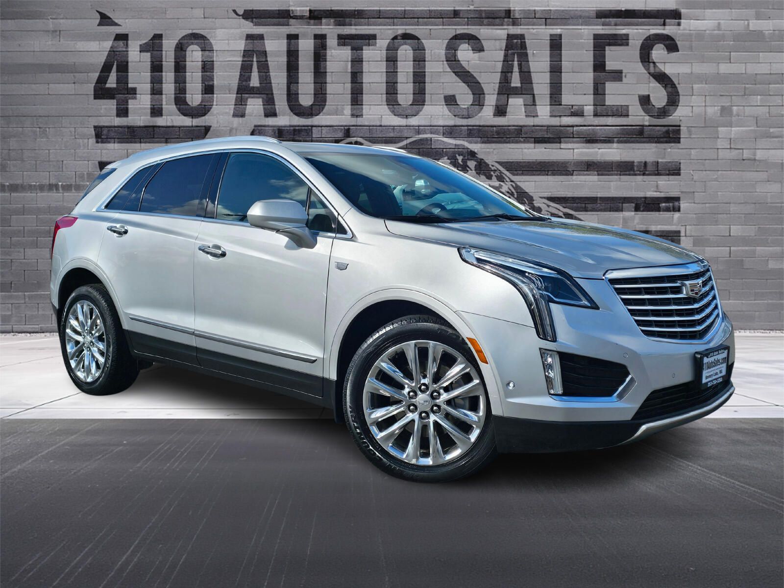 2017 Cadillac XT5 AWD Platinum's photo