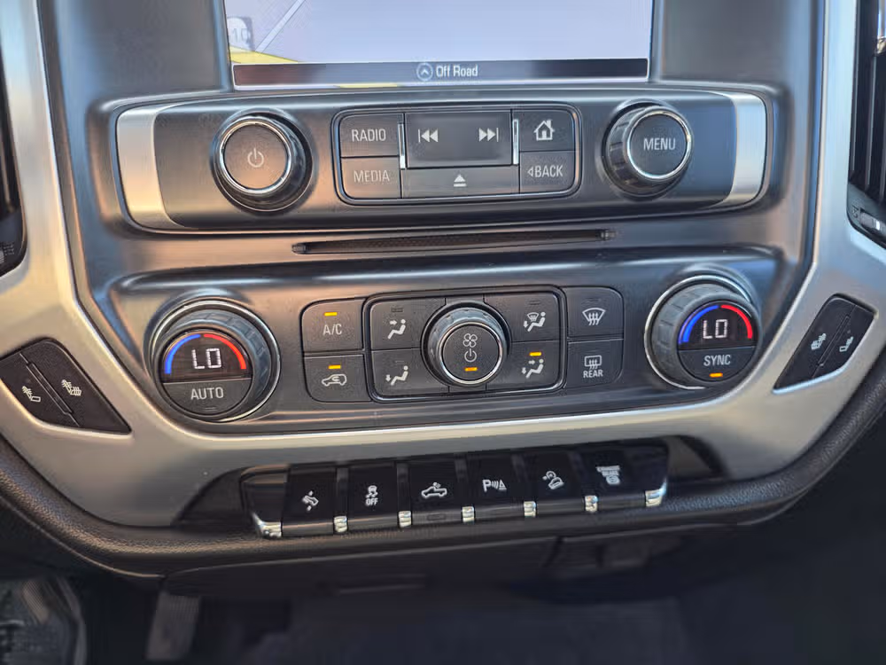 2019 GMC Sierra 2500HD SLT Image 17