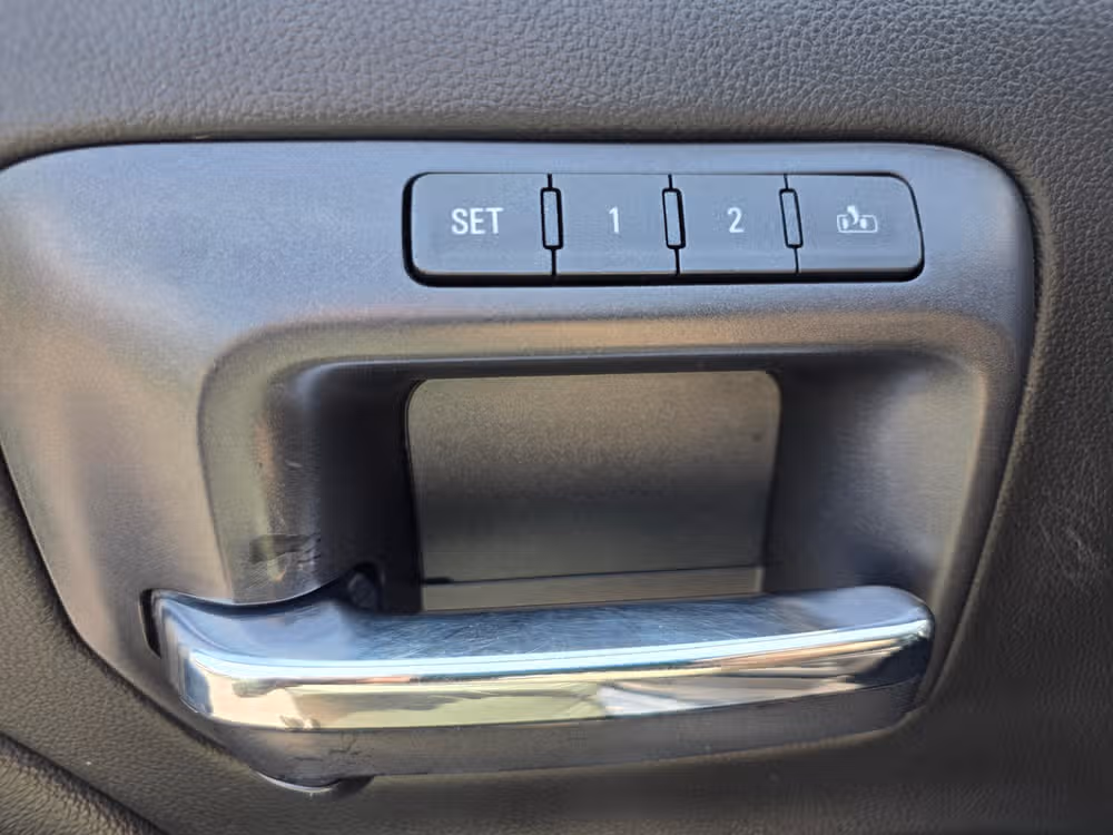 2019 GMC Sierra 2500HD SLT Image 23