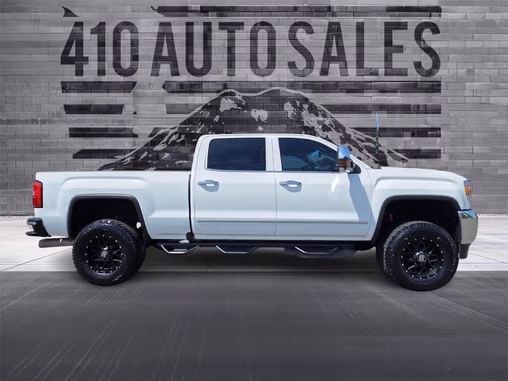 2019 GMC Sierra 2500HD SLT Image 2
