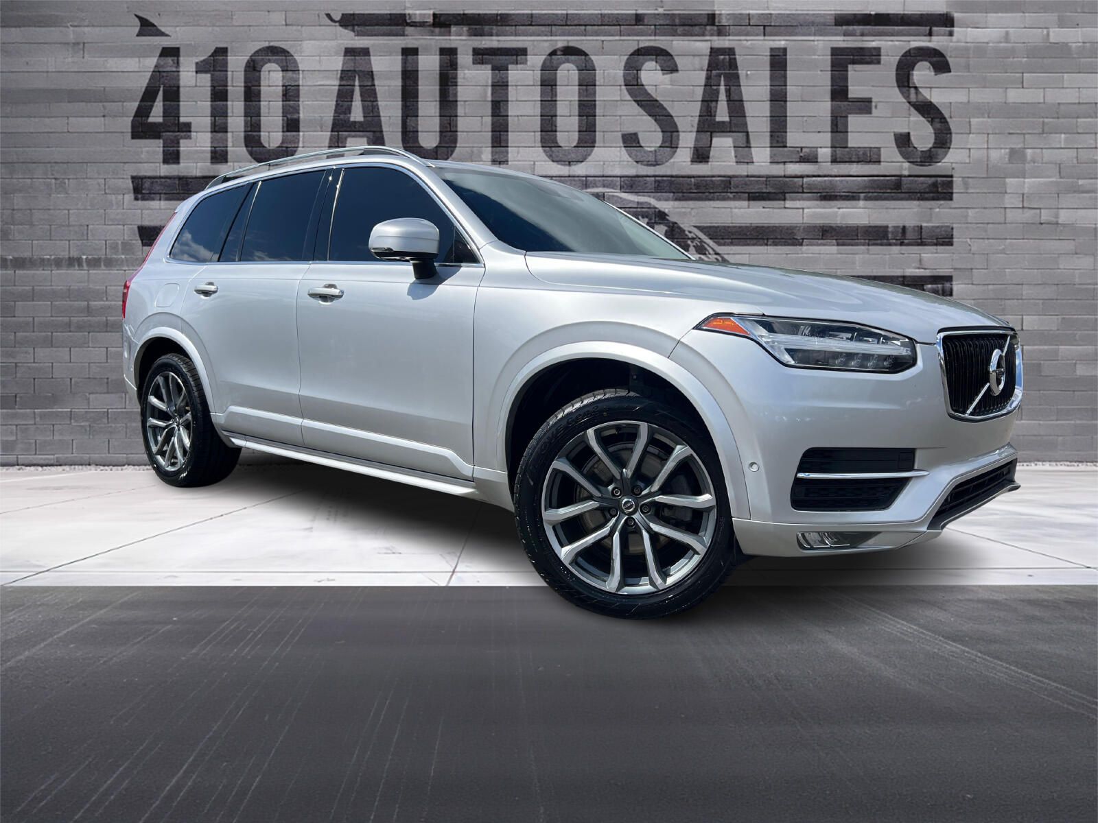 2018 Volvo XC90 T5 AWD Momentum's photo
