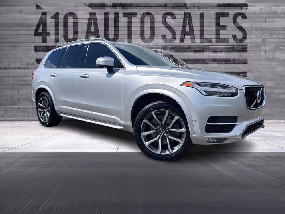 2018 Volvo XC90 T5 AWD Momentum's photo