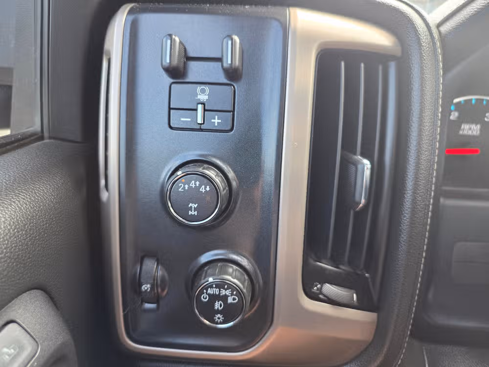 2017 GMC Sierra 2500HD Denali Image 22