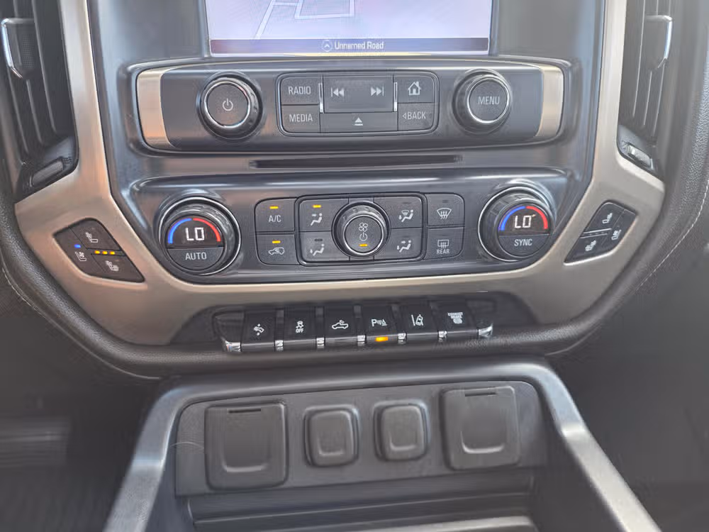 2017 GMC Sierra 2500HD Denali Image 17