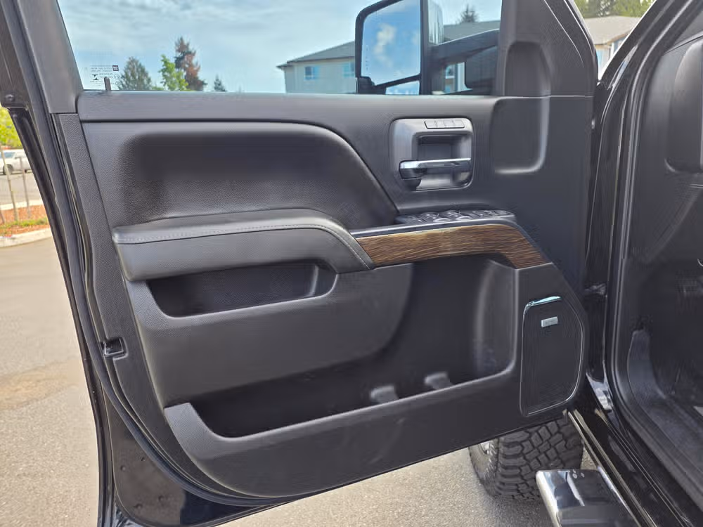2017 GMC Sierra 2500HD Denali Image 23