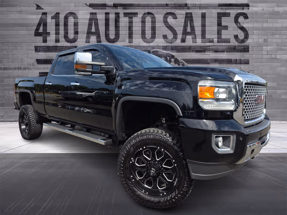 2017 GMC Sierra 4WD Crew Cab Standard Box Denali's photo