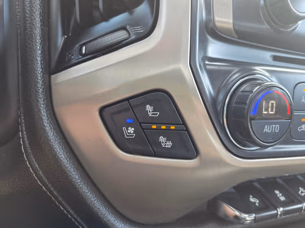 2017 GMC Sierra 2500HD Denali Image 16
