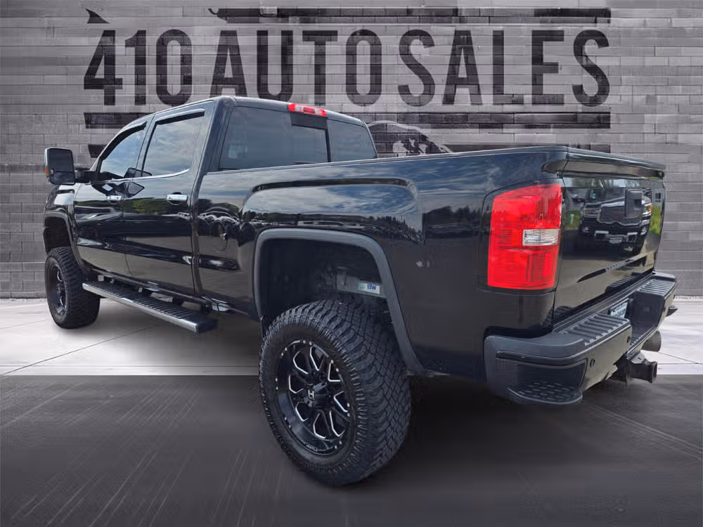 2017 GMC Sierra 2500HD Denali Image 8