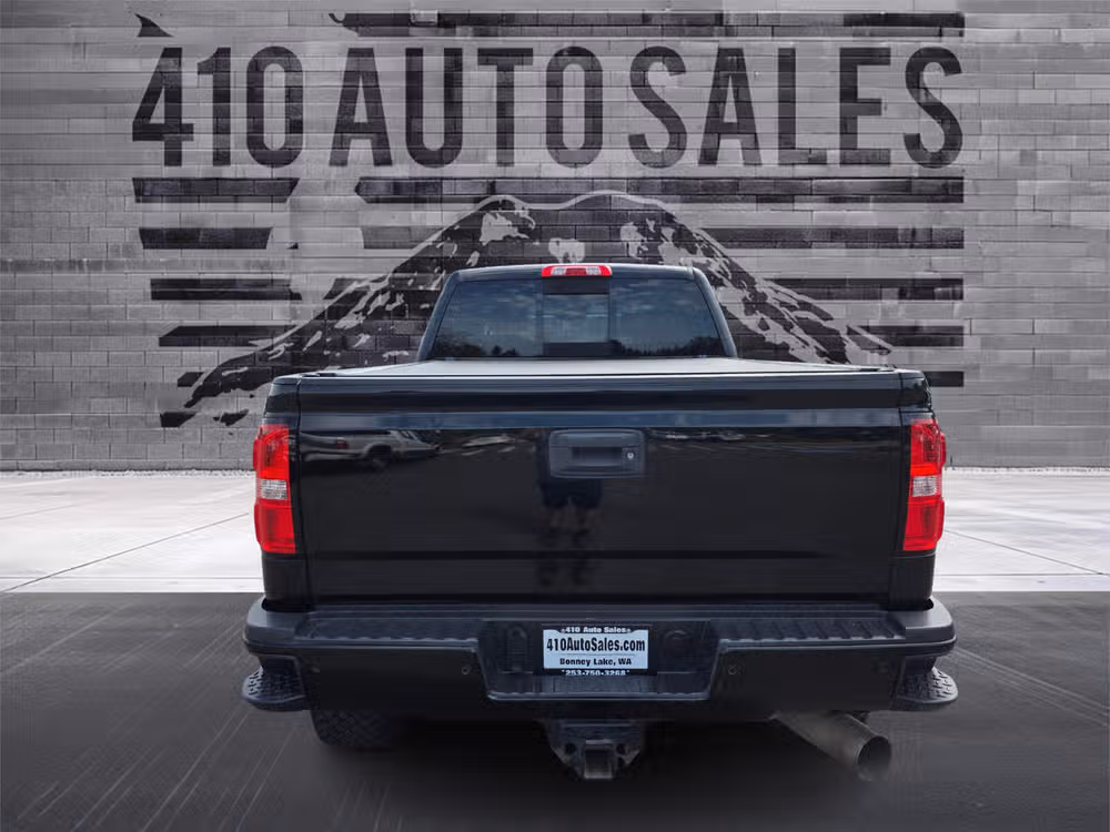 2017 GMC Sierra 2500HD Denali Image 4