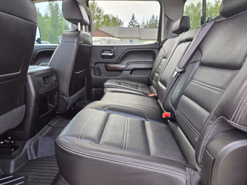 2017 GMC Sierra 2500HD Denali Image 27