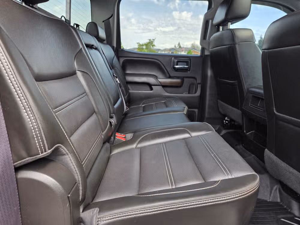 2017 GMC Sierra 2500HD Denali Image 28