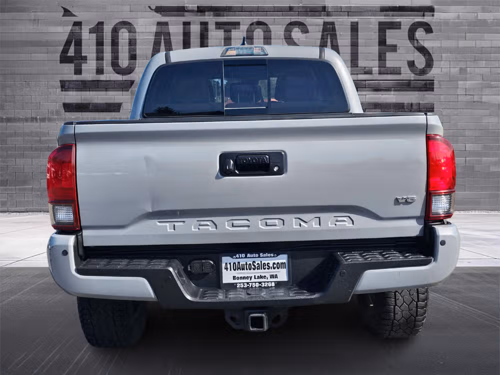 2018 Toyota Tacoma TRD Off-Road Lower Image 2