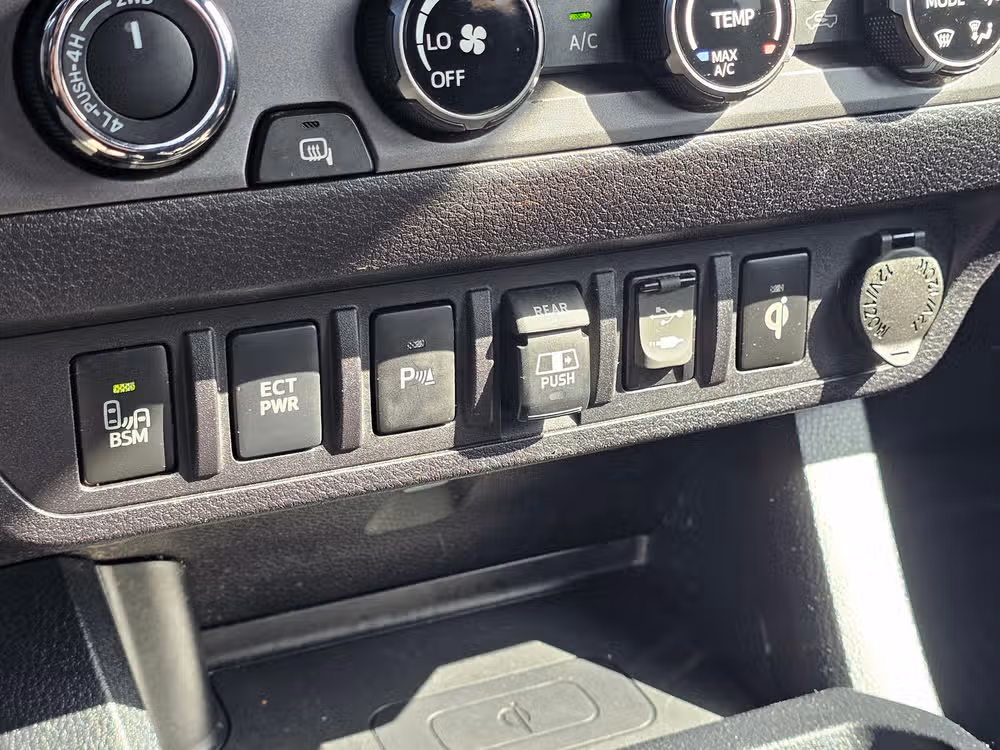 2018 Toyota Tacoma TRD Off-Road Image 22
